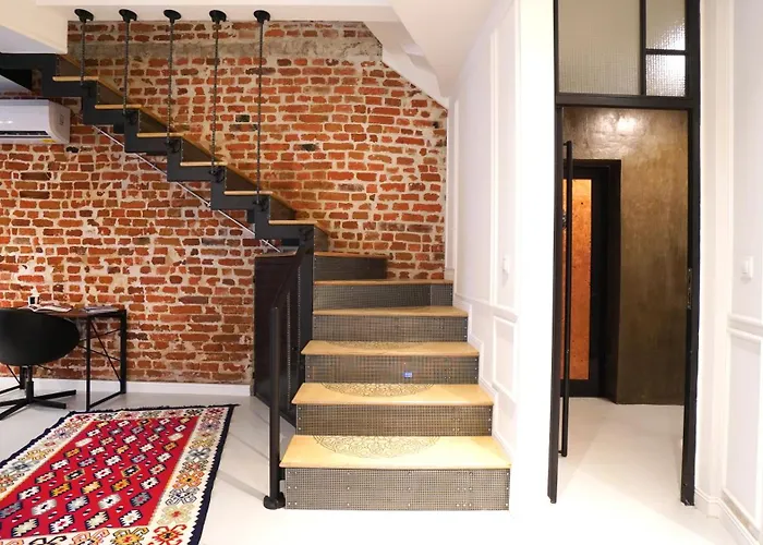 Modern And Spacious 3-Bedroom Entire House